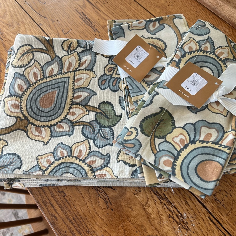 Floral Patterned Table Linens
